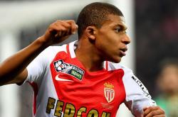 开云官网-摩纳哥主教练被俱乐部解雇，换帅决定引发争议