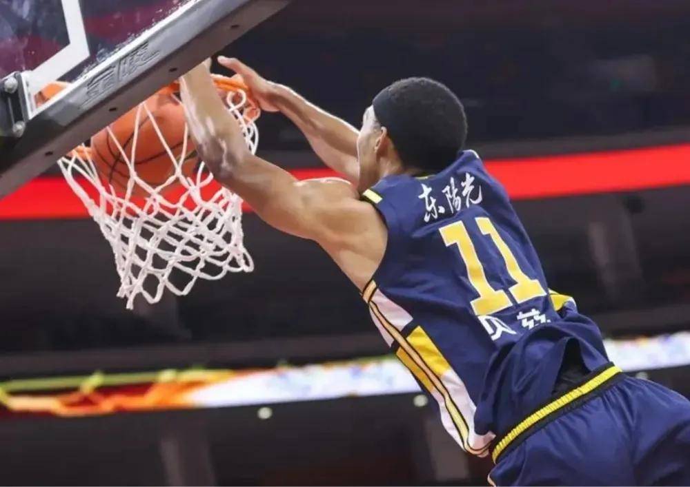 锋线球员进攻端火力全开风头再腾的简单介绍