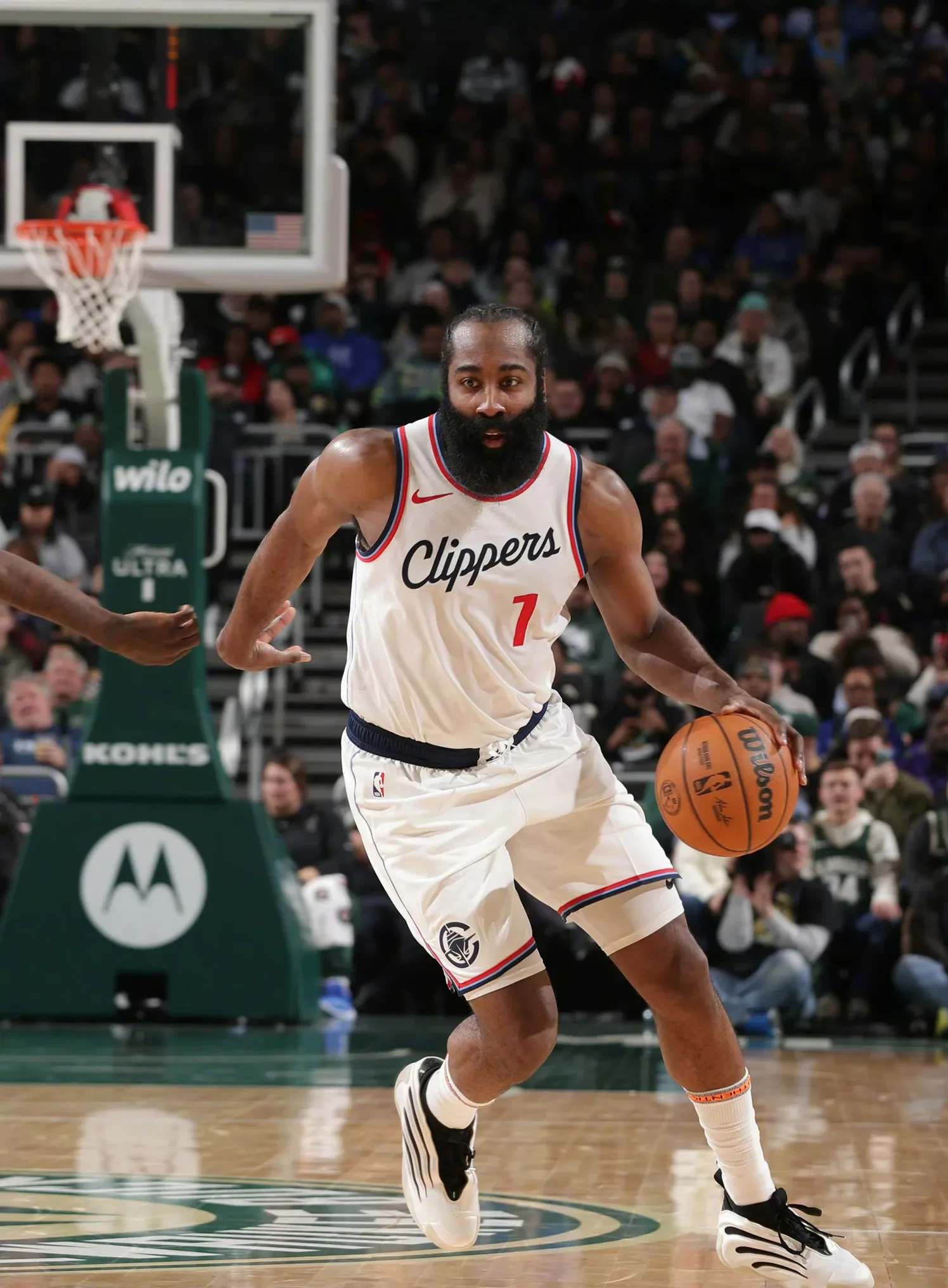 雄鹿主场负于太阳，遭遇失利的简单介绍